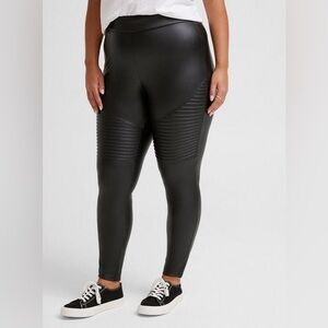 NWT TORRID full length signature waist moto leggings. Size 1 1X 14-16. 28”